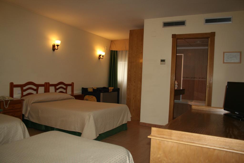 Austria 76 Sagunto